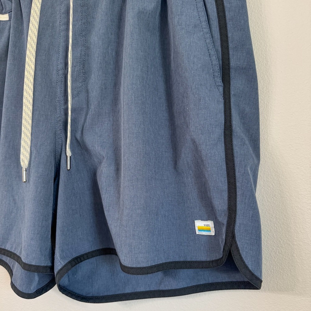 Vuori Men’s Athletic Shorts Large Blue Drawstring Zip Pocket Performance